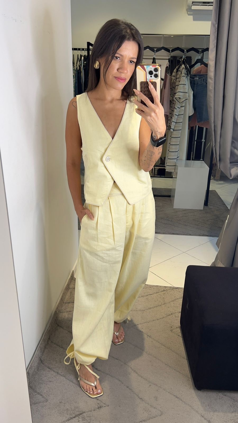 Colete linho 629,90           Calça Aladim 949.90